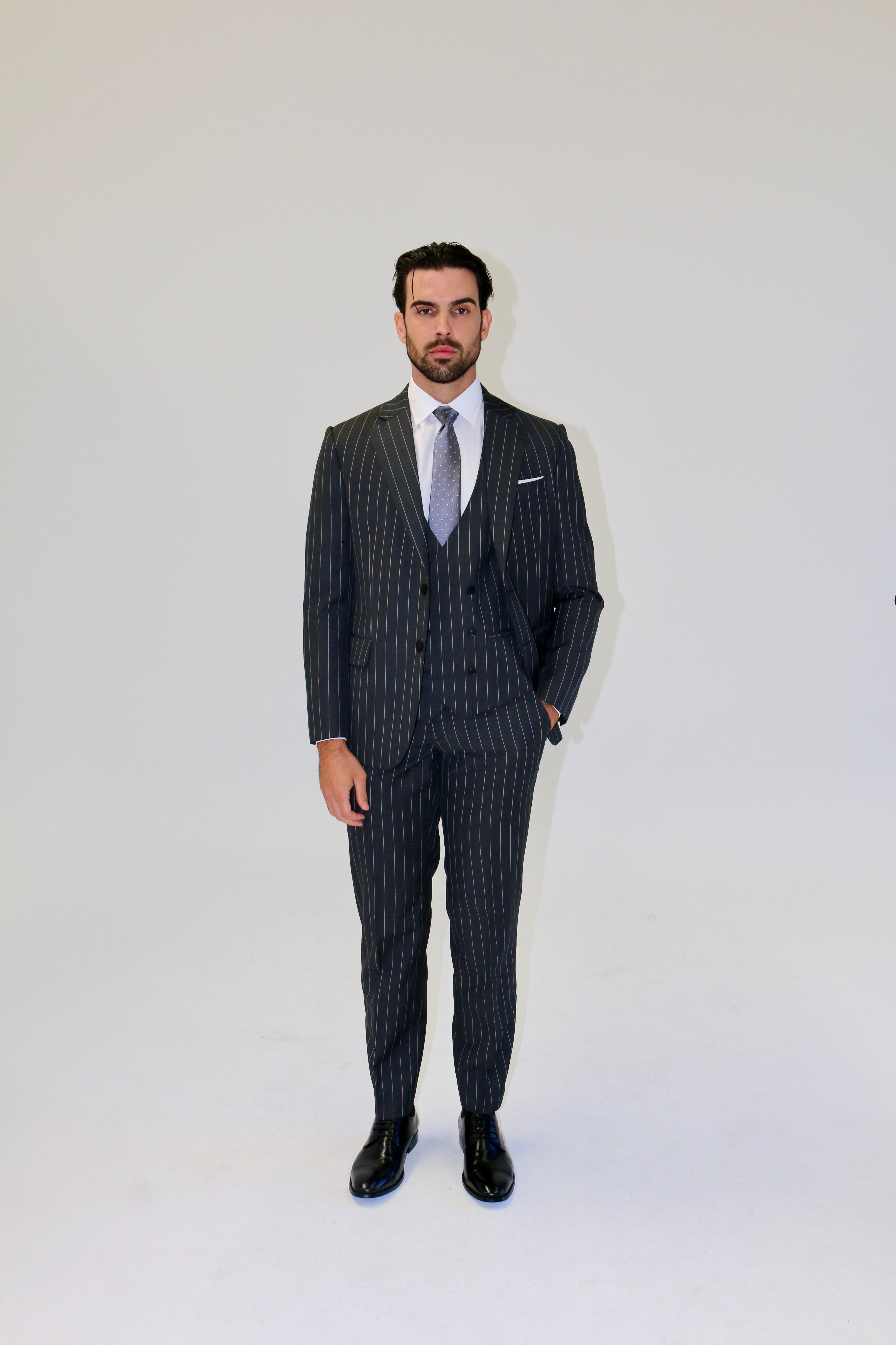 DM Tailors 3 Piece Suit Pure Wool 008